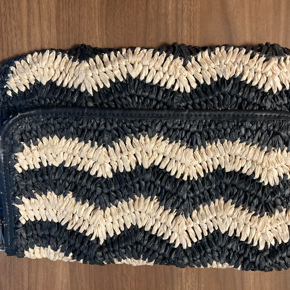 Shiraleah Woven Jute Chevron Clutch Wristlet, EUC - Picture 6 of 15
